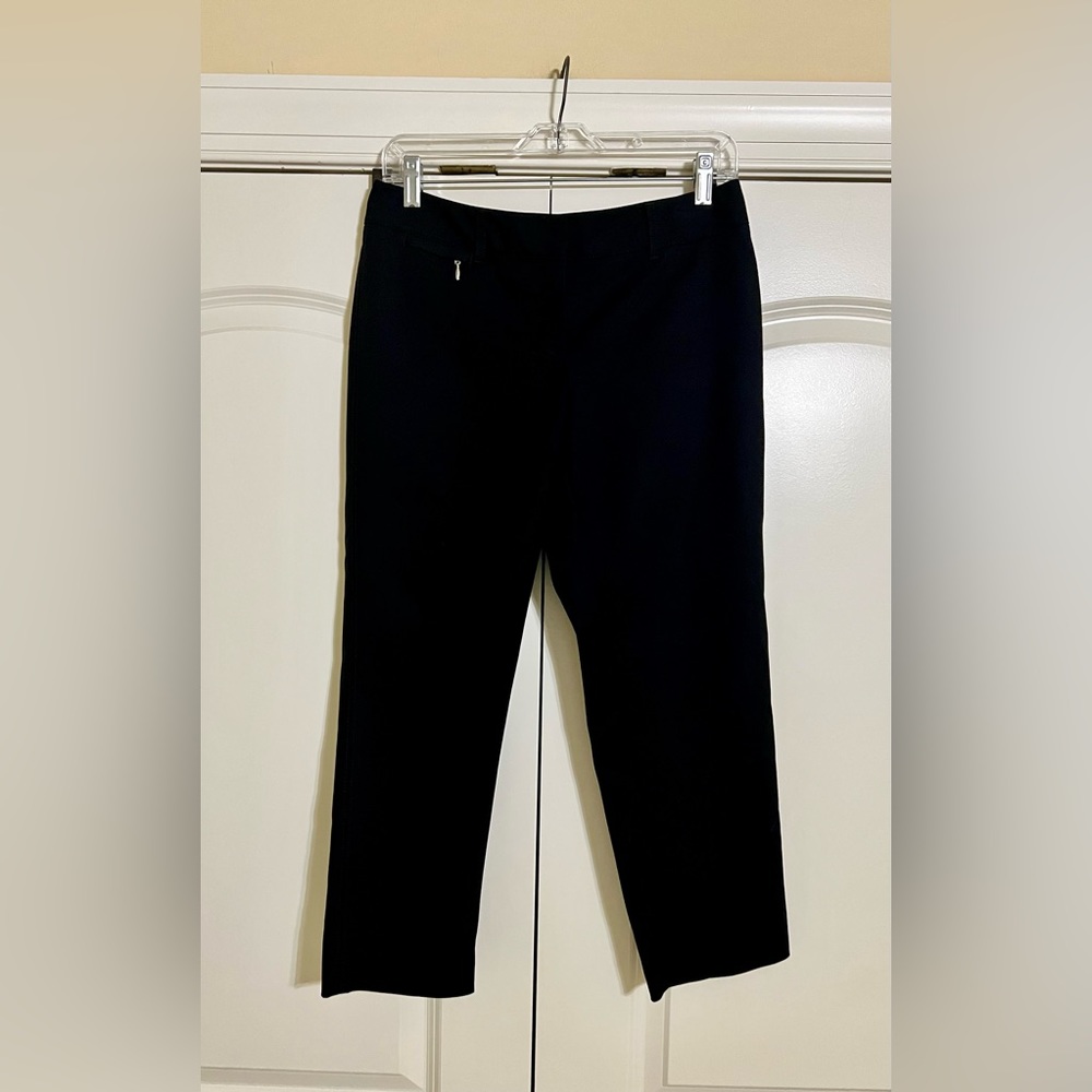 NWOT - White House Black Market Perfect Form Cropped Pants - Black - 4